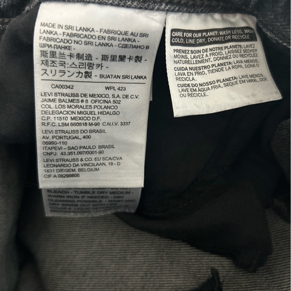 26 LEVI’S Ribcage Shorts - Picture 7 of 7